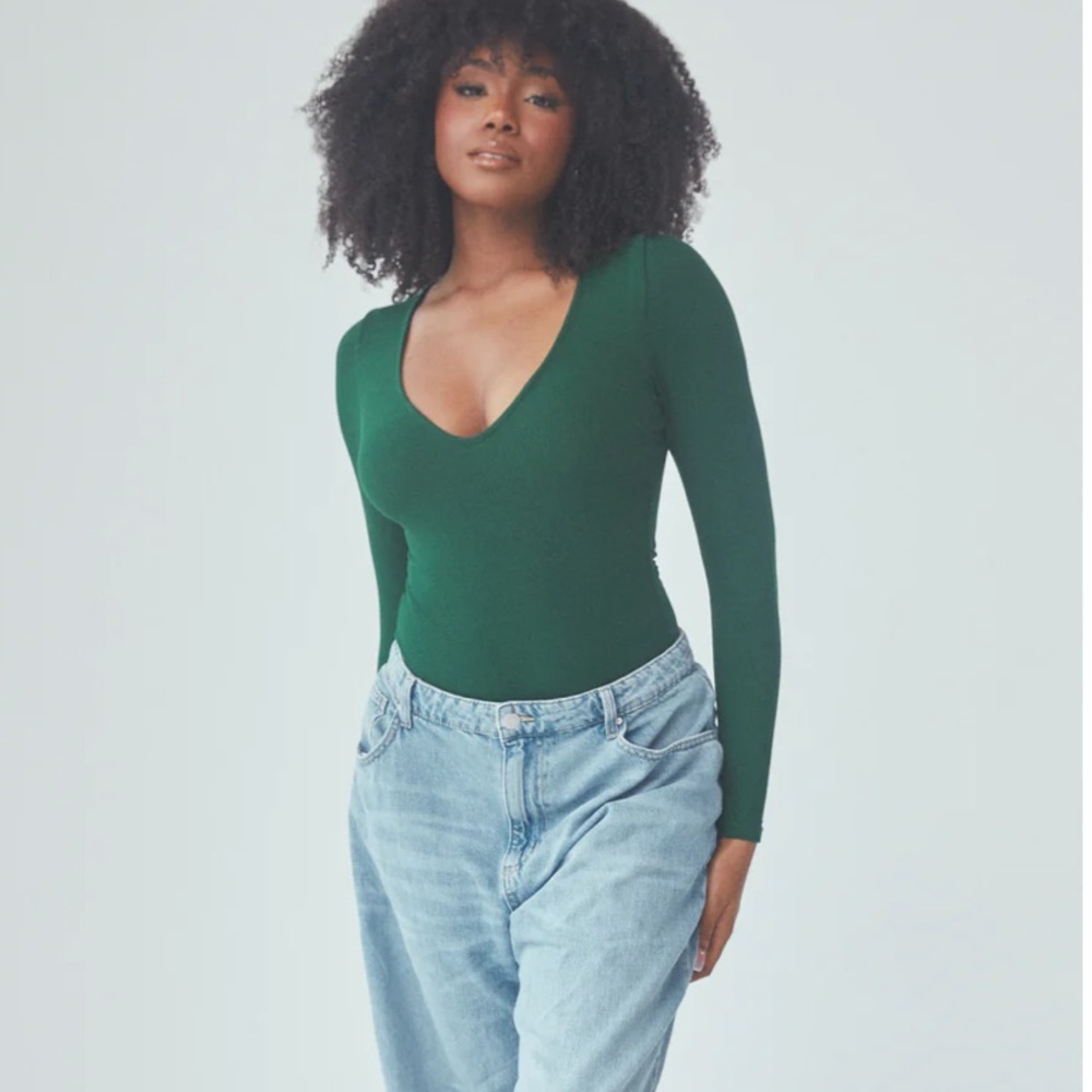 NWT! Deep V Emerald Green bodysuit Klassy network